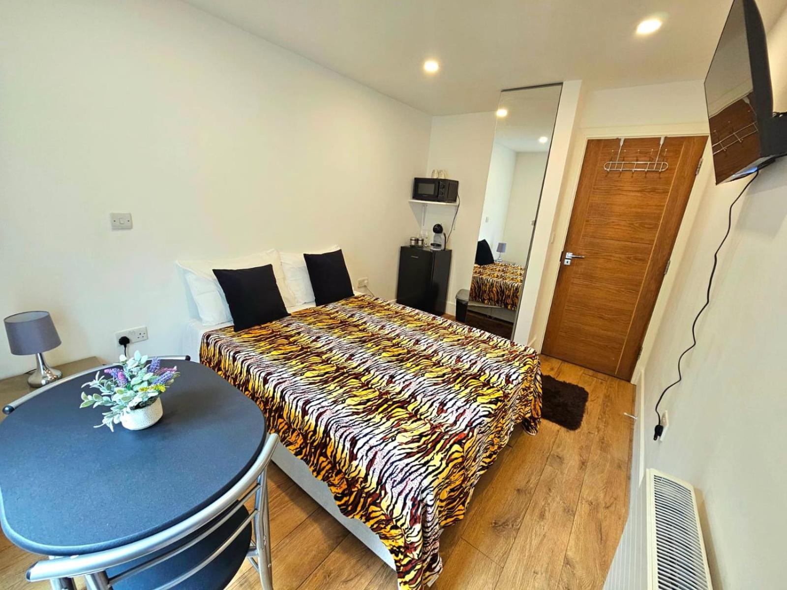 Oliver Double Room ลอนดอน ภายนอก รูปภาพ