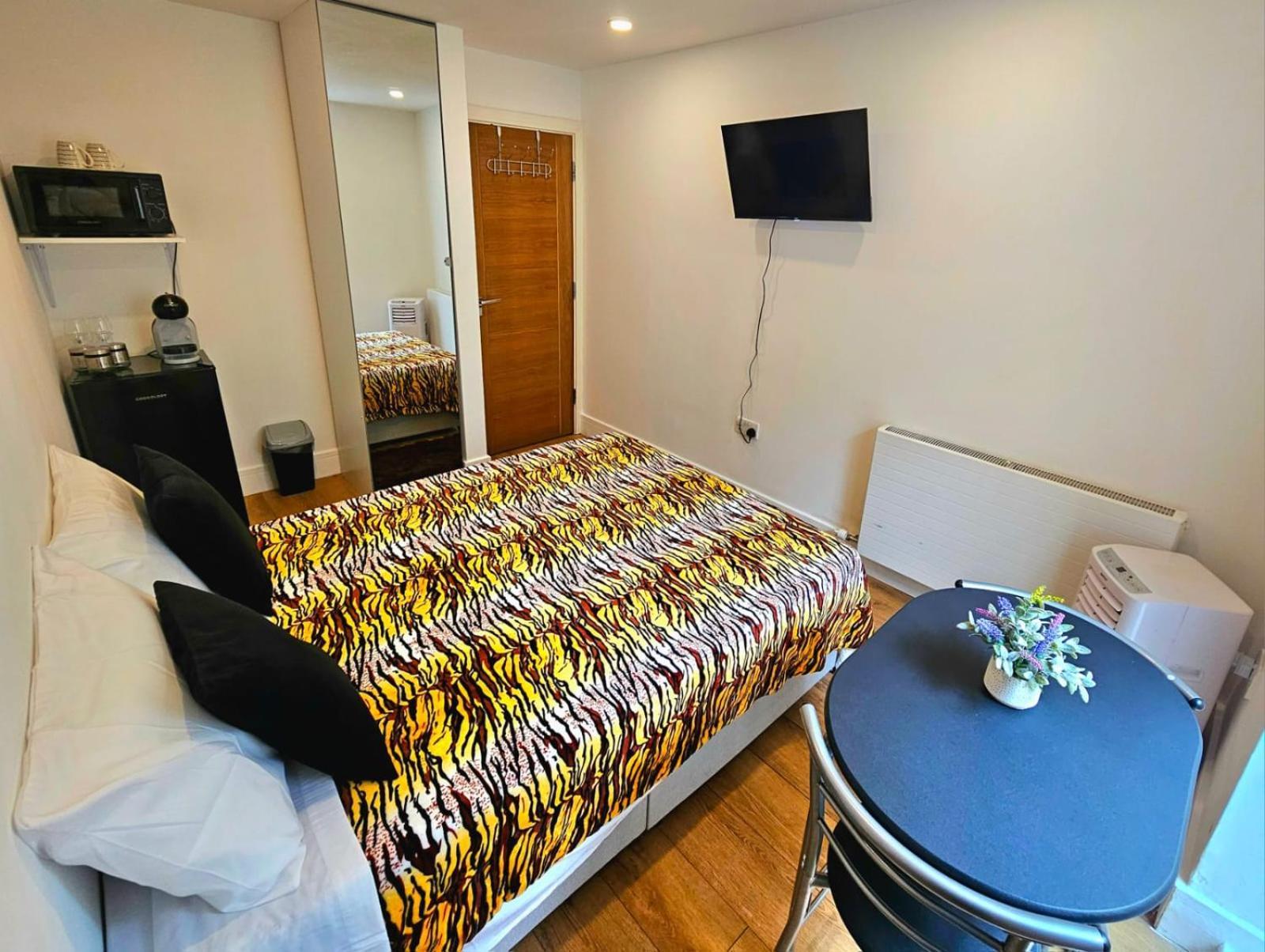 Oliver Double Room ลอนดอน ภายนอก รูปภาพ